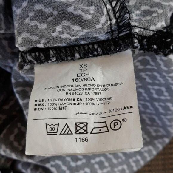 Old Navy Romper Womens XS Tank Aztec Drawstring Waist Flowy Shorts Black - Picture 8 of 8